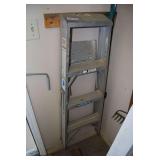 Werner Saf-T-Master 4-Foot Aluminum Stepladder Model 354