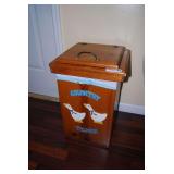 Wooden Country Kitchen Goose Decorated Trash Bin