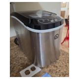 Igloo Portable Electronic Ice Maker Model ICE102ST