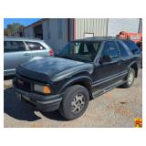 1996 GMC Jimmy; 188,126 miles; VIN 1GKCT18W0TK523714