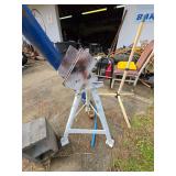Adjustable Metal Pipe Stand with V-Head
