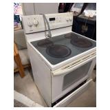 Kenmore White Electric Range with Glass Cooktop