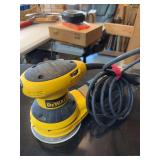 Dewalt Corded Random Orbit Sander with Dust Bag