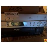 JVC Super VHS ET VCR and DVD Player Combination Units