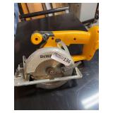 Dewalt DW936 18V 5-3/8 Inch Cordless Trim Saw