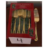 Classic Traditions Hollyberry 20-Piece Flatware Set