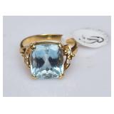 18k Gold Aquamarine Ring