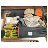 approx 8 pr of gloves