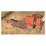 4" vise mounts on trailer hitch
