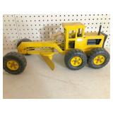 metal Tonka grader in excellent condition