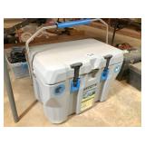 Lifetime cooler ( one broke latch)