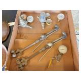 Box: 2) Victor 315 FC torches, regulators & gauges