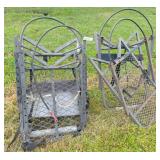 2 climbing stands