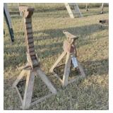 pair of 5 ton capacity jack stands 16" - 22"