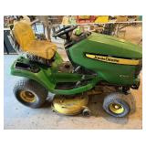 John Deere Riding Lawnmower - NOTE