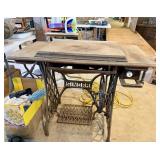Antique Singer Sewing Table w/Machine - NOTE
