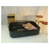 PAMPERED CHEF Cooker, Measures and Press