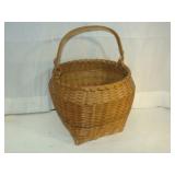 Nice Reed basket with Handle