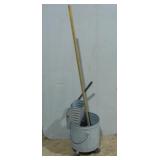 Large Mop Bucket and Wringer