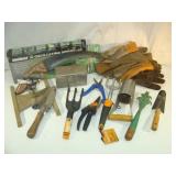 Friskar and Other Garden Tools