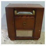 WESTINGHOUSE Floor Radio and Turntable