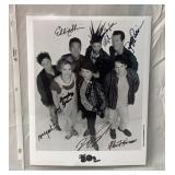 That 80s show cast autographed 8 x 10