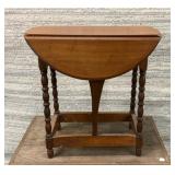 Vintage drop leaf side table with turned legs