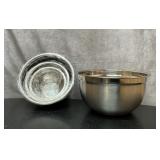 Brand new stainless steel nesting bowls 10 inch