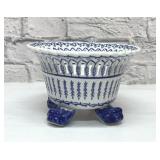 Bombay blue, white reticulated pot