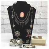 VTG jewelry assortment