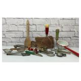 VTG. Kitchen utensils.