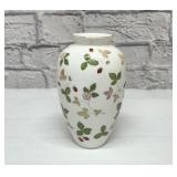 WEDGWOOD STRAWBERRY VASE 7