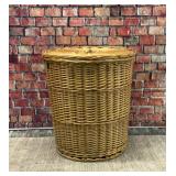Lg wicker hamper