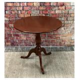 Vintage Round Table 27" diameter 27ï¿½ Tall