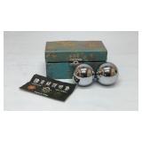 Chinese therapy balls with chimes