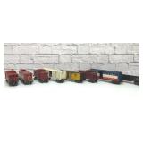 8 LIONEL TRAIN CARS VINTAGE