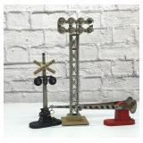3 LIONEL TRAIN SIGNALS VINTAGE