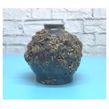 UNIQUE TEXTURED POTTERY VASE