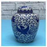 Chinese Porcelain Ginger Jar blue/white