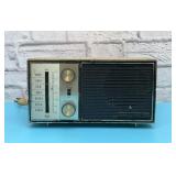 Vintage RCA Victor radio untested