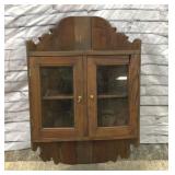 Hanging corner cabinet