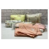 Vintage table linens, 2 pillows