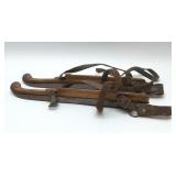 DUTCH FRISIAN DOORLOPERS, ICE SKATES