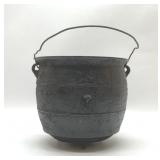 CAST IRON 3 LEGGED CAULDRON GATE MARK