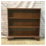 WOODEN 3 SHELF BOOKCASE