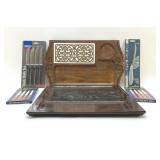 MID CENTURY MOD HORS D'OEURVES TRAYS, KNIVES