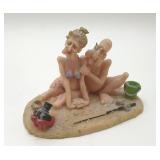 'FLABBY & FABULOUSï¿½ BEACH COUPLE SCULPTURE