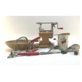 VTG KITCHEN TOOLS, WOOD BOWL 11"