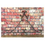 METAL SCROLL DESIGN WALL MOUNTED PLATE RACK