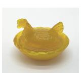 MINI HEN ON A NEST YELLOW SLAG GLASS 2.5"